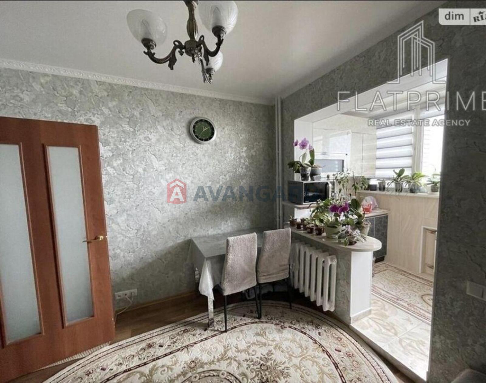 1 ��. ��������, 49/-/9 ��. �., 18/22 ������ ���� 4