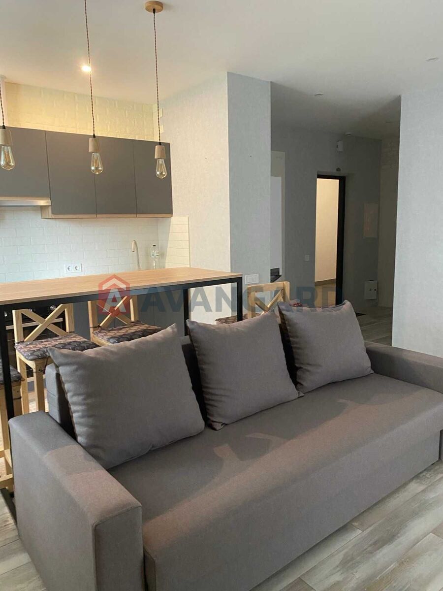 2 ��. ��������, 61/-/15 ��. �., 3/10 ������ ���� 4