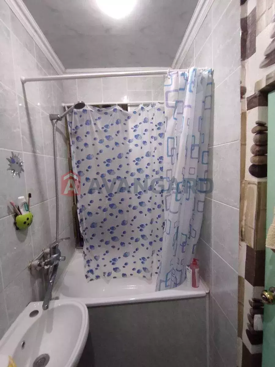 3 ����. ��������, 38/-/7 ��. �., 2/2 ���� ���� 3