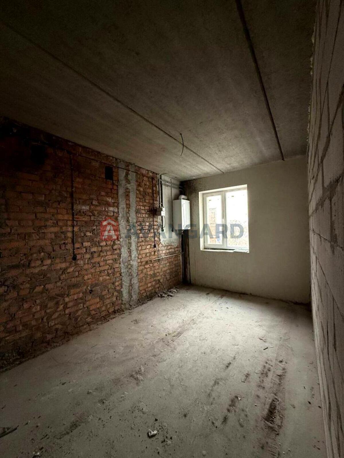 3 ��. ��������, 84/50/12 ��. �., 4/4 ������ ���� 4