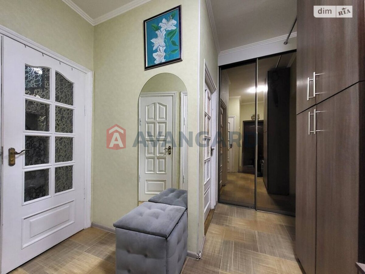 2 ��. ��������, 46/29/6 ��. �., 1/5 ������ ���� 6