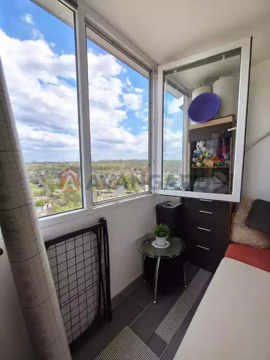 2 ��. ��������, 47/26/8 ��. �., 10/10 ������ ���� 3