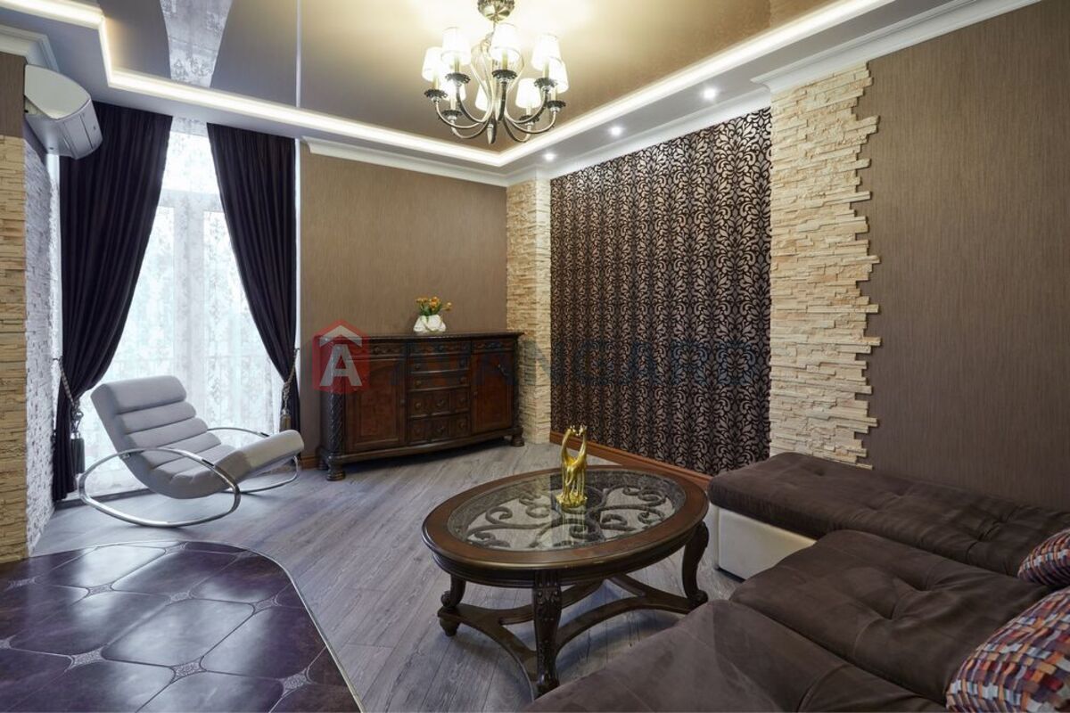 3 ��. ��������, 80/-/25 ��. �., 8/10 ������ ���� 4