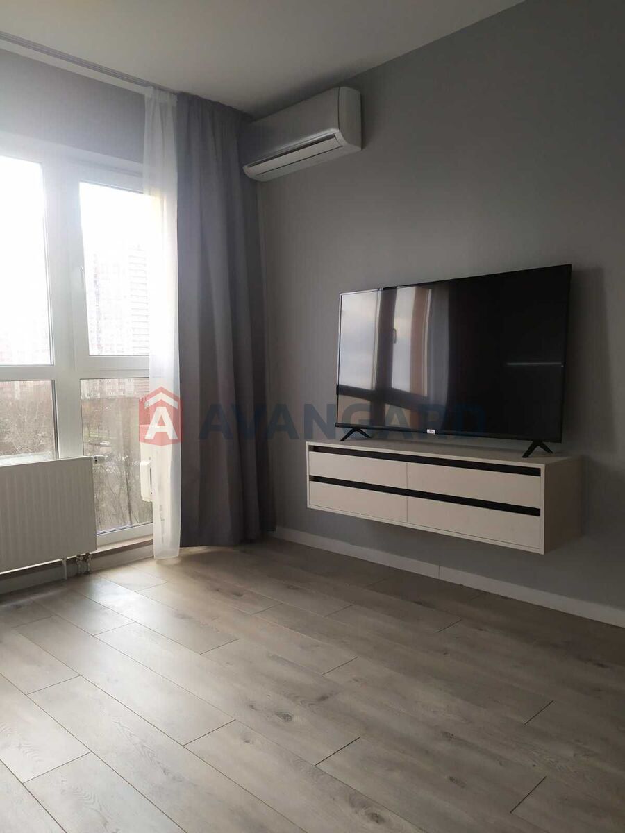 3 ��. ��������, 86/-/17 ��. �., 8/27 ������ ���� 2