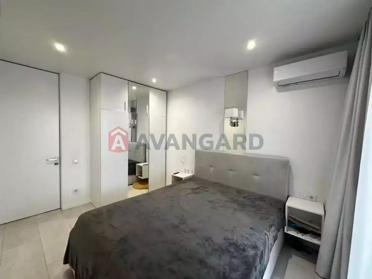 3 ��. ��������, 65/40/9 ��. �., 8/9 ������ ���� 20