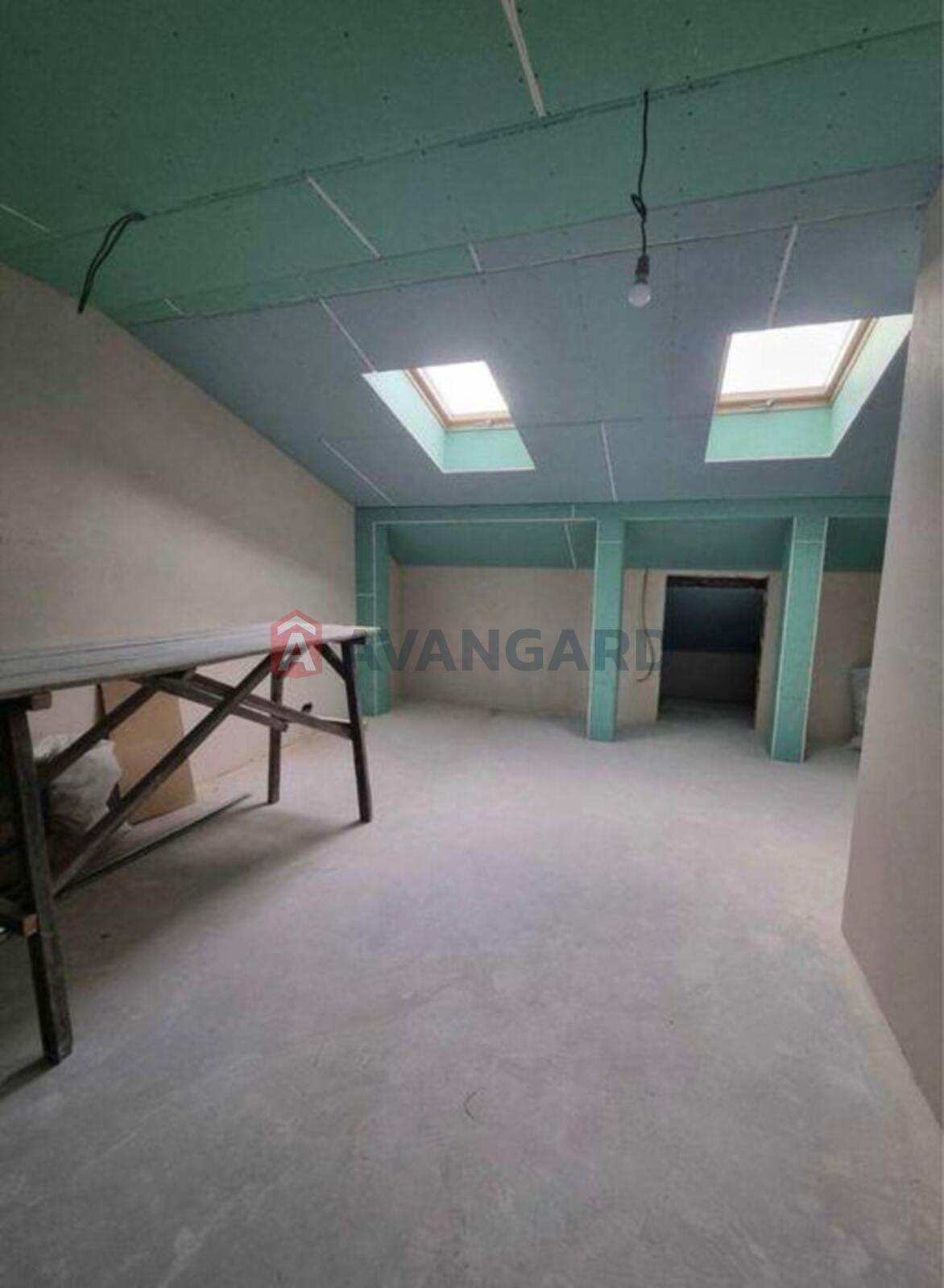 2 ��. ��������, 84/-/25 ��. �., 6/6 ������ ���� 11