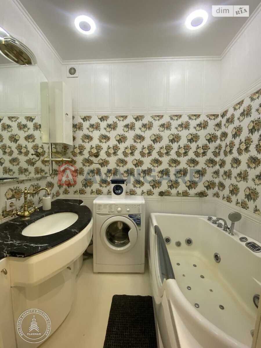 2 ��. ��������, 59/30/20 ��. �., 1/6 ������ ���� 9