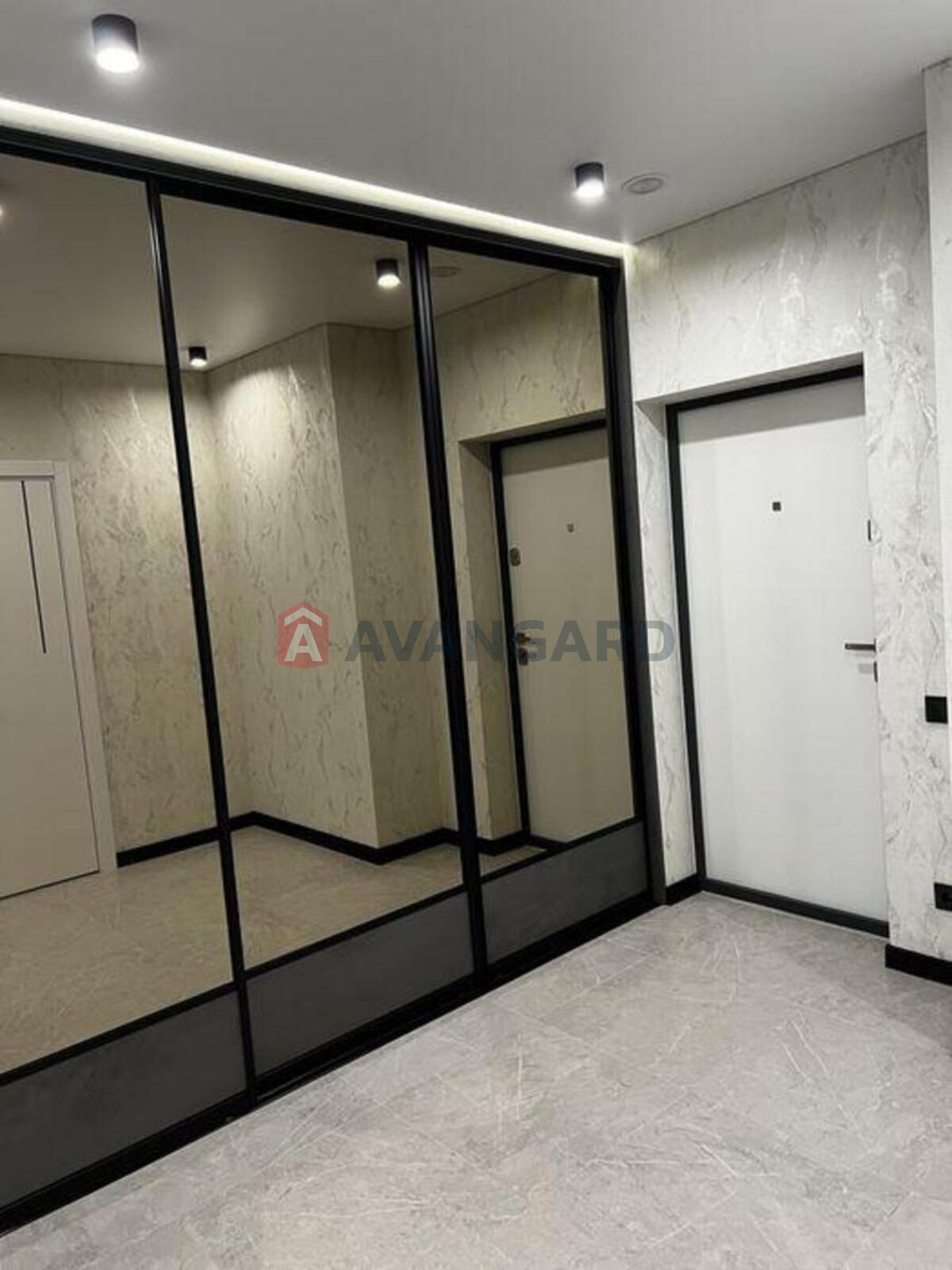 1 ��. ��������, 57/-/23 ��. �., 20/25 ������ ���� 8