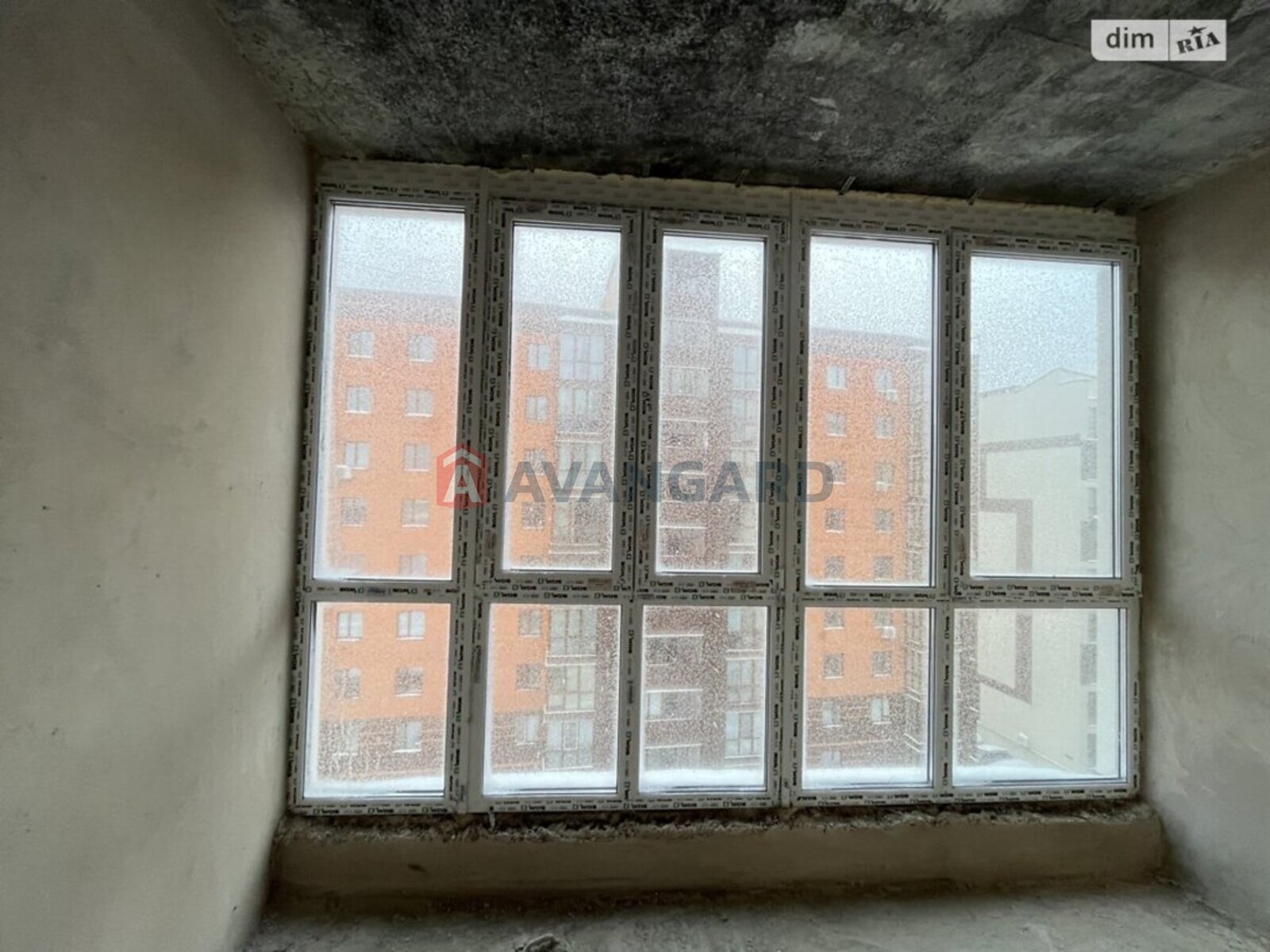 2 ����. ��������, 76/37/15 ��. �., 9/10 ���� ���� 9