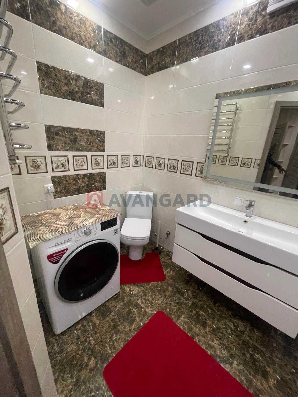 2 ��. ��������, 79,9/43,6/18,1 ��. �., 10/10 ������ ���� 15