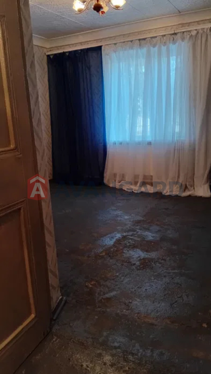 2 ��. ��������, 52/-/6 ��. �., 1/3 ������ ���� 2