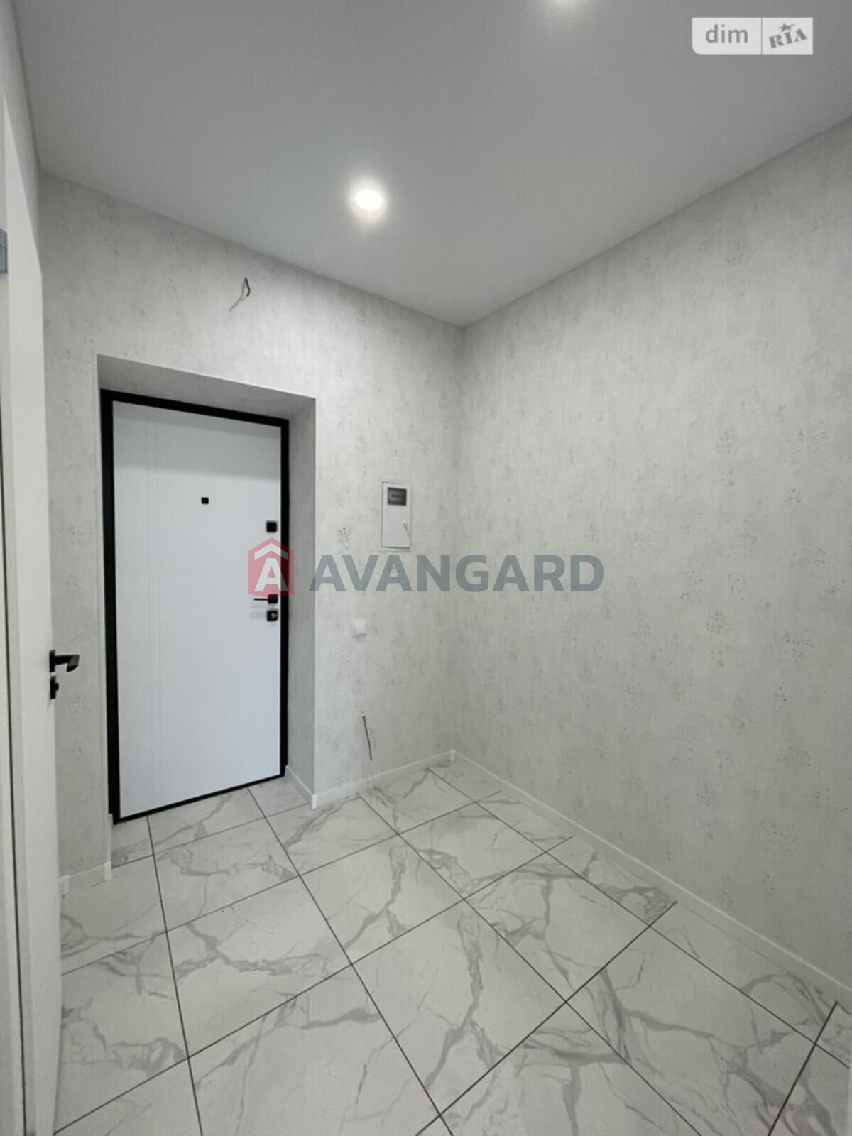 1 ��. ��������, 42/20/13 ��. �., 9/9 ������ ���� 15