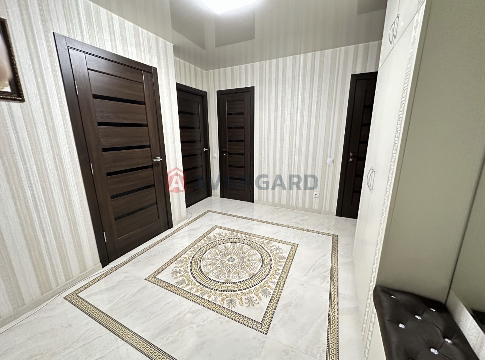 3 ����. ��������, 76/45/13.7 ��. �., 4/10 ���� ���� 7