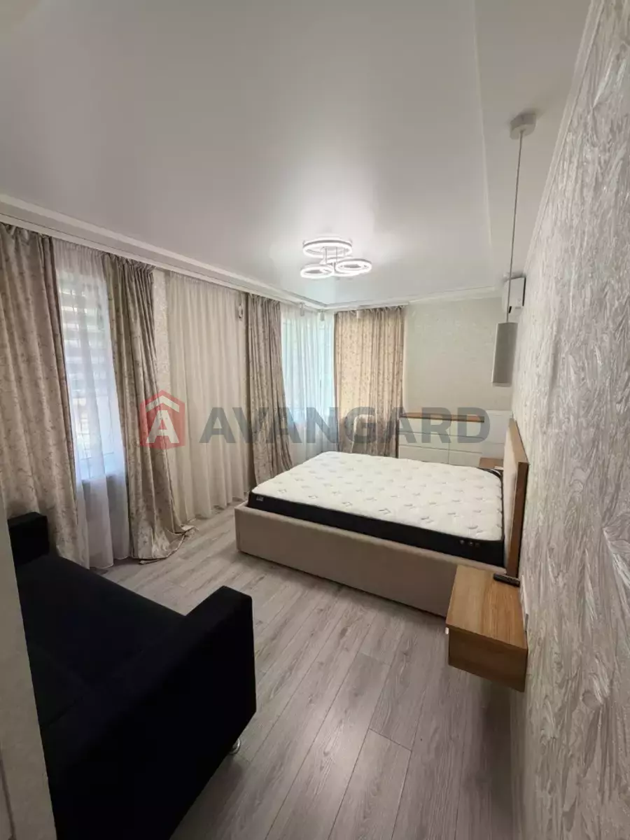 3 ��. ��������, 80/53/- ��. �., 1/10 ������ ���� 10