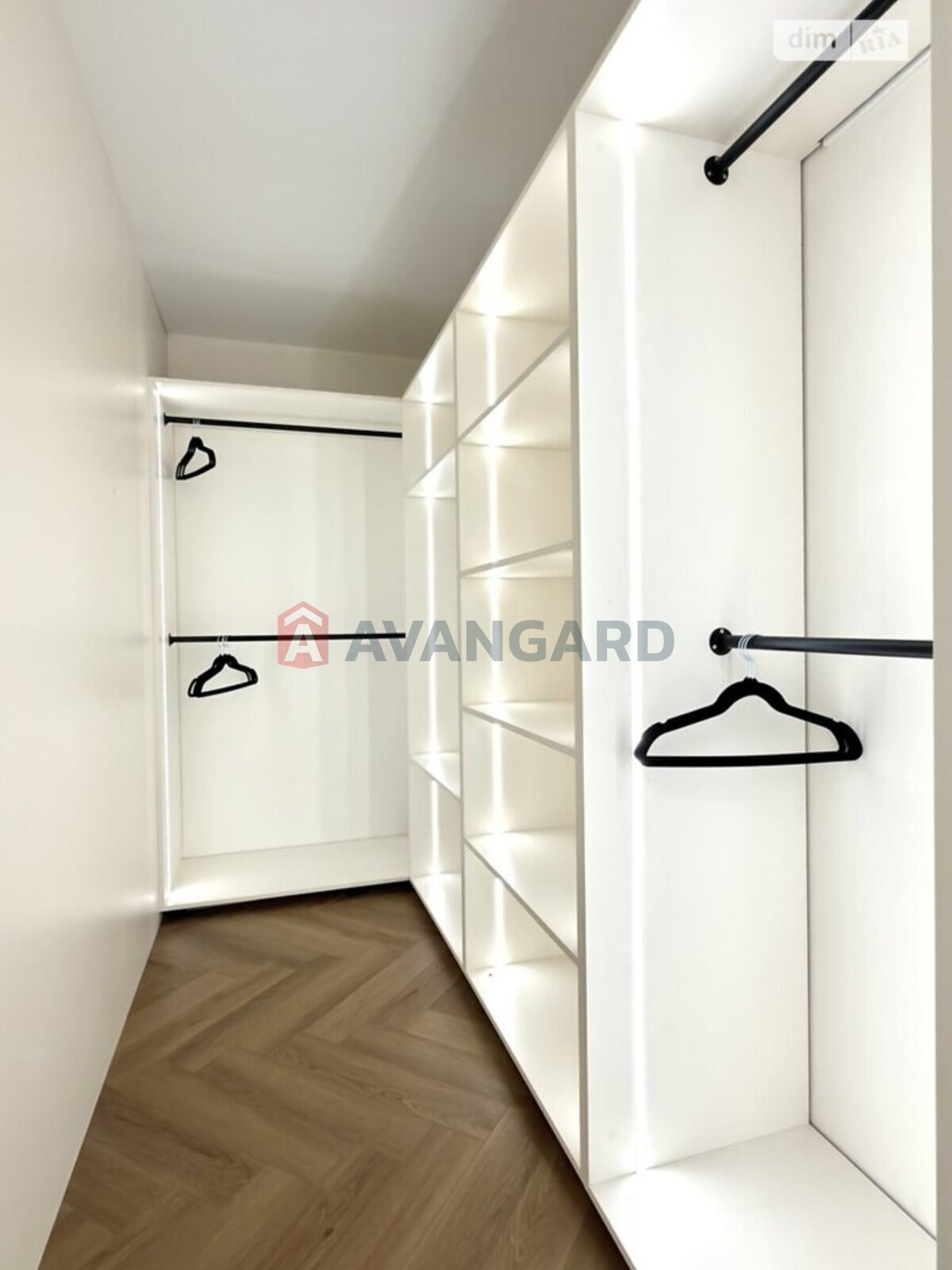 1 ����. ��������, 48/-/8 ��. �., 5/12 ���� ���� 17