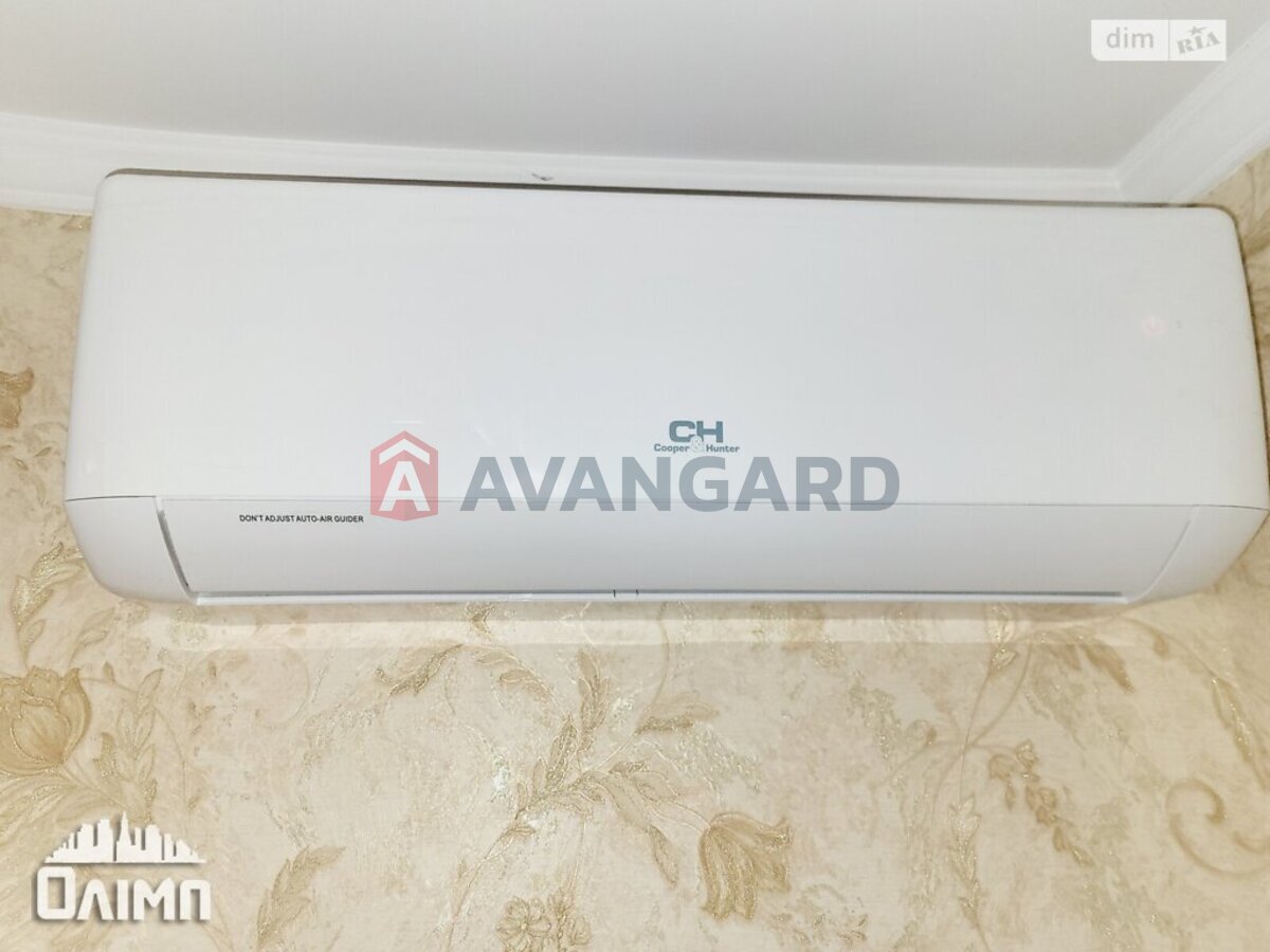 3 ��. ��������, 81/45/15 ��. �., 11/11 ������ ���� 8