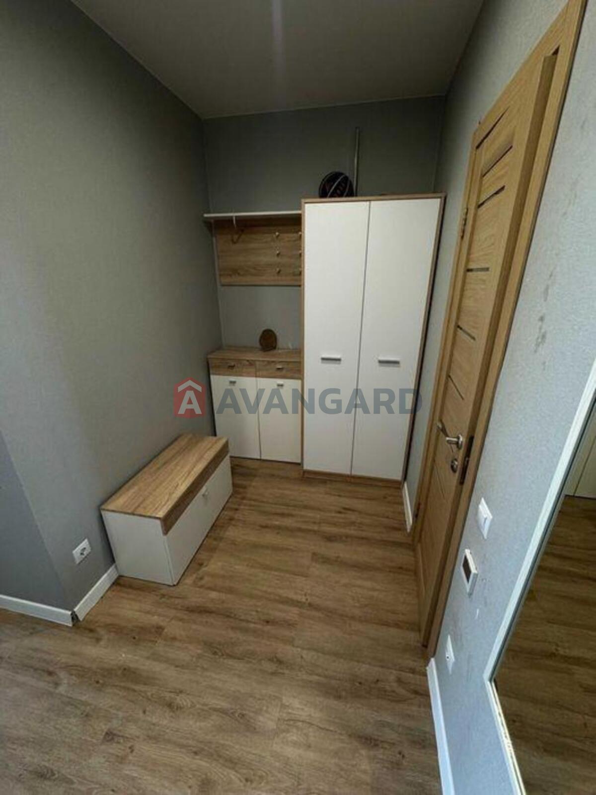 1 ��. ��������, 33/-/10 ��. �., 19/25 ������ ���� 19