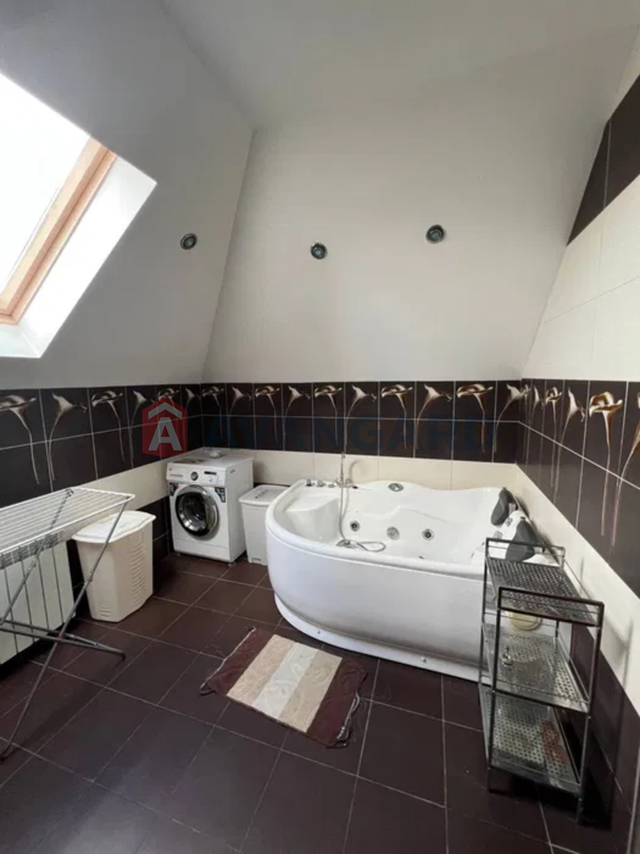 5 ��. ��������, 190/-/- ��. �., 1/2 ������ ���� 19