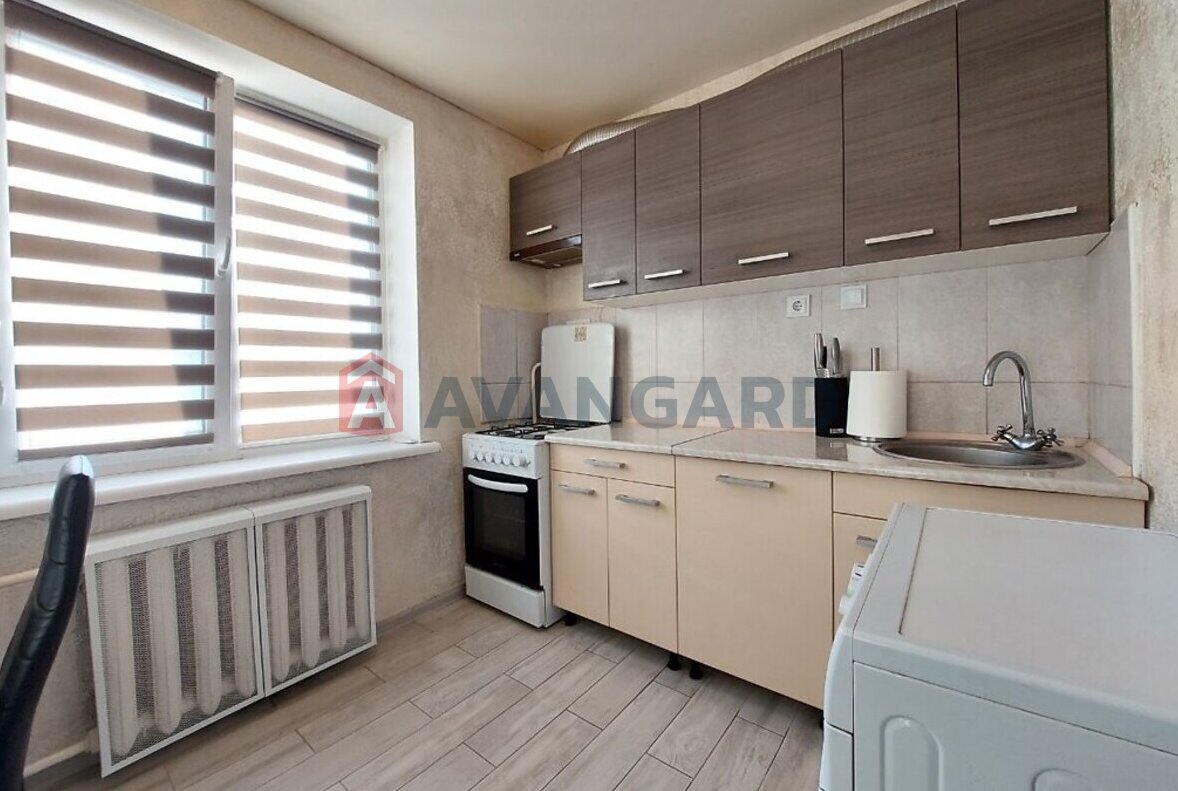 1 ��. ��������, 32/17/7 ��. �., 9/9 ������ ���� 1