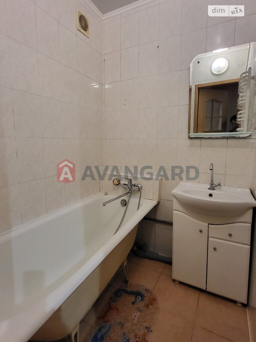 4 ��. ��������, 60/43/5 ��. �., 2/5 ������ ���� 14