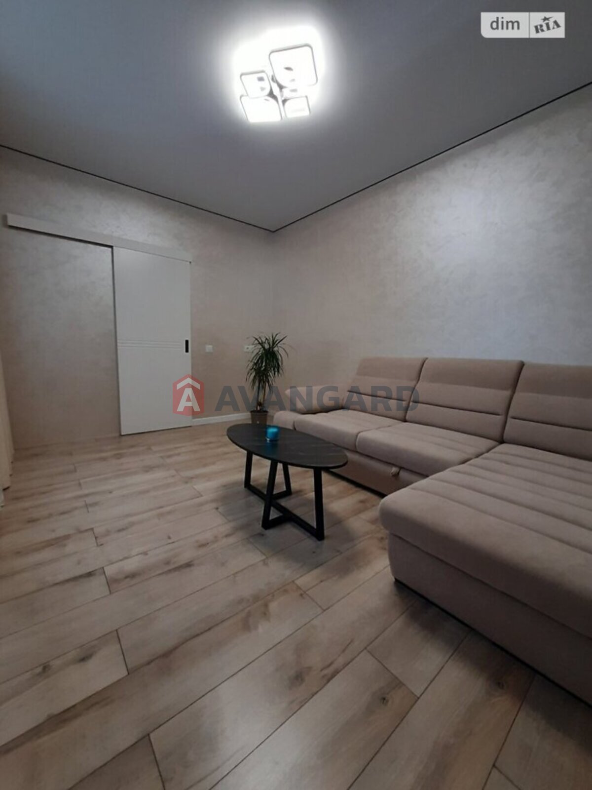 2 ��. ��������, 58/27/15 ��. �., 9/10 ������ ���� 7