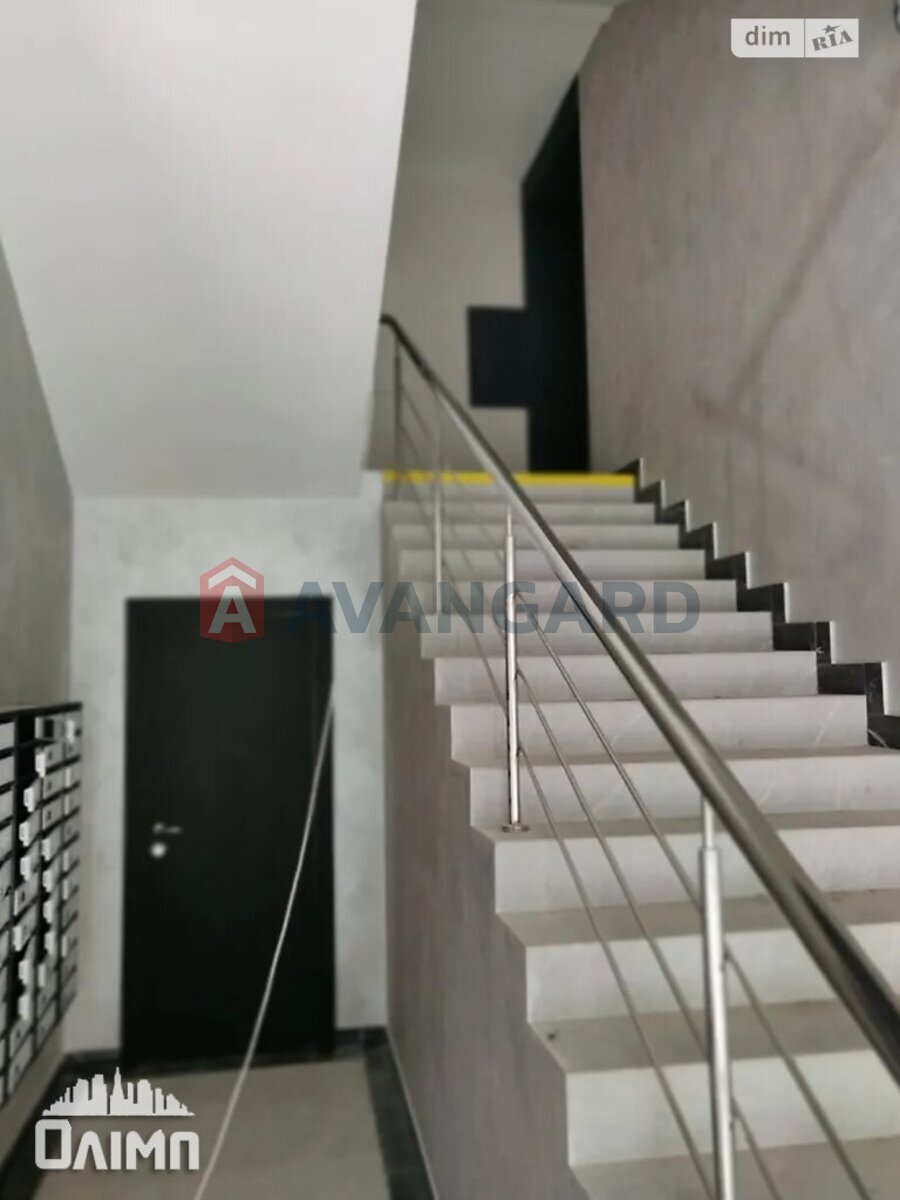 1 ��. ��������, 50/-/16 ��. �., 9/10 ������ ���� 11