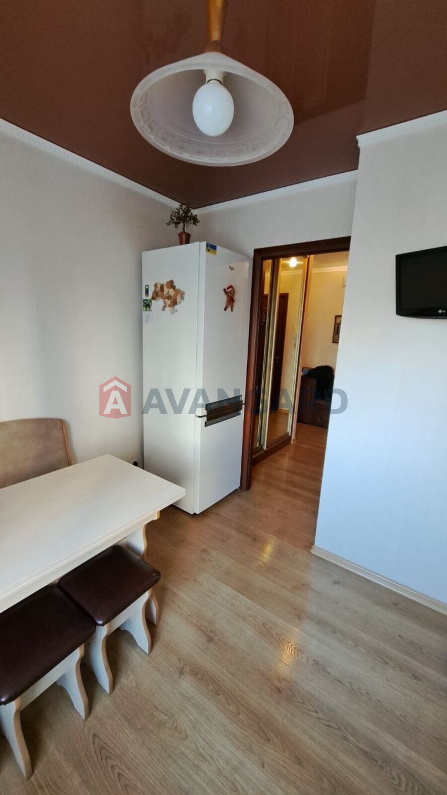 3 ��. ��������, 67/-/8 ��. �., 6/9 ������ ���� 9