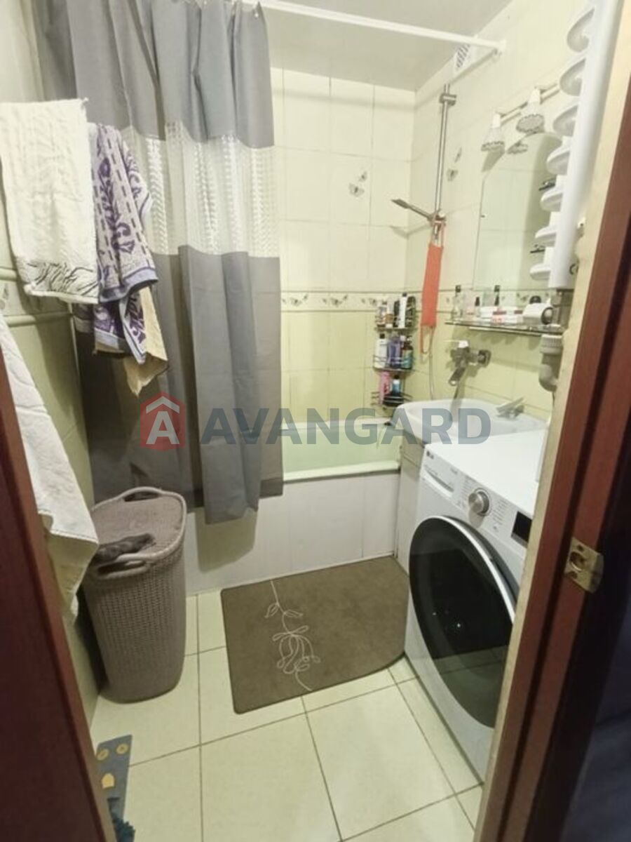 3 ��. ��������, 73/-/8 ��. �., 4/10 ������ ���� 9