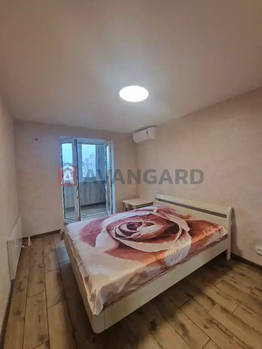 4 ��. ��������, 75/-/- ��. �., 9/11 ������ ���� 7