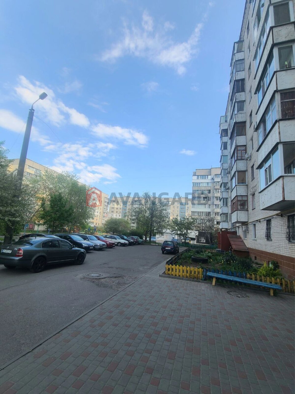 4 . , 81/-/7 . ., 8/9   2