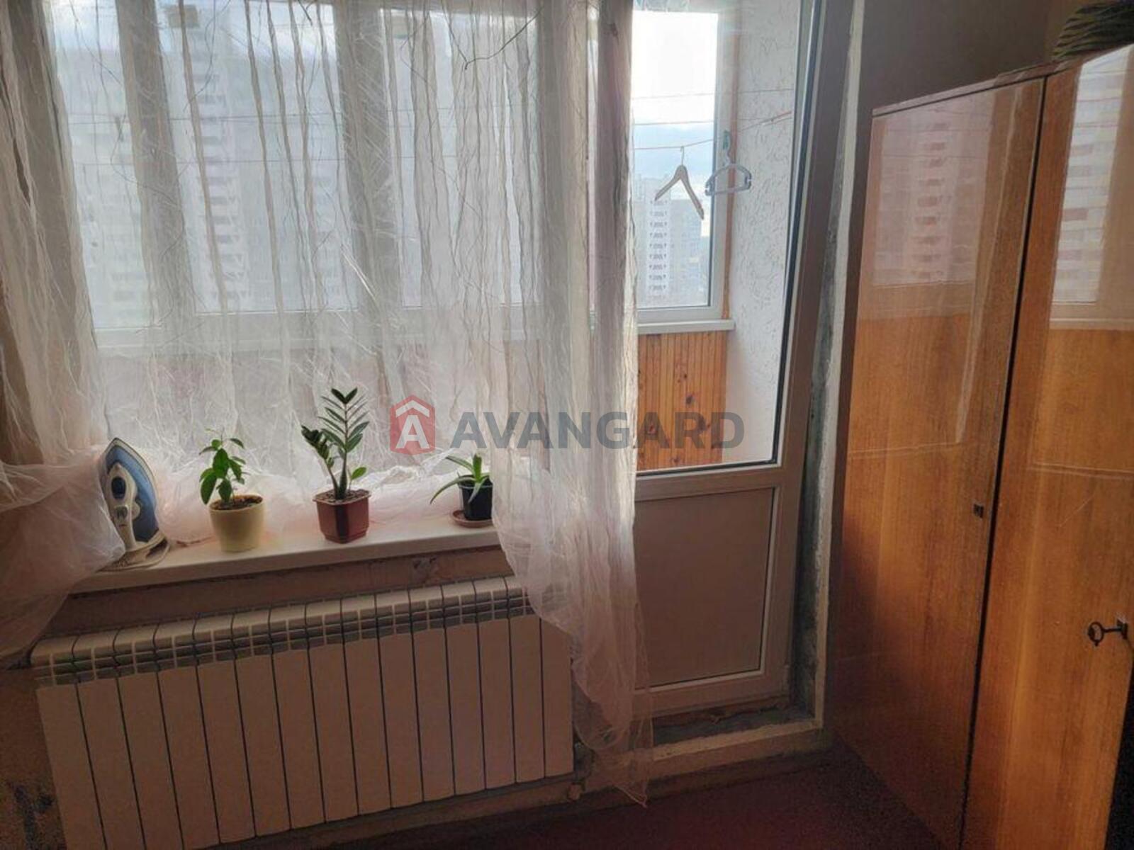 1 ��. ��������, 36/-/8 ��. �., 10/22 ������ ���� 3