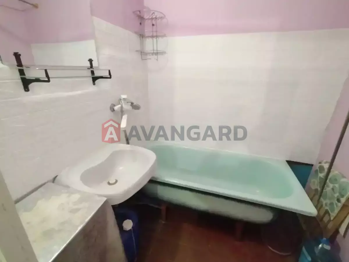 2 . , 51/-/8 . ., 4/9   5