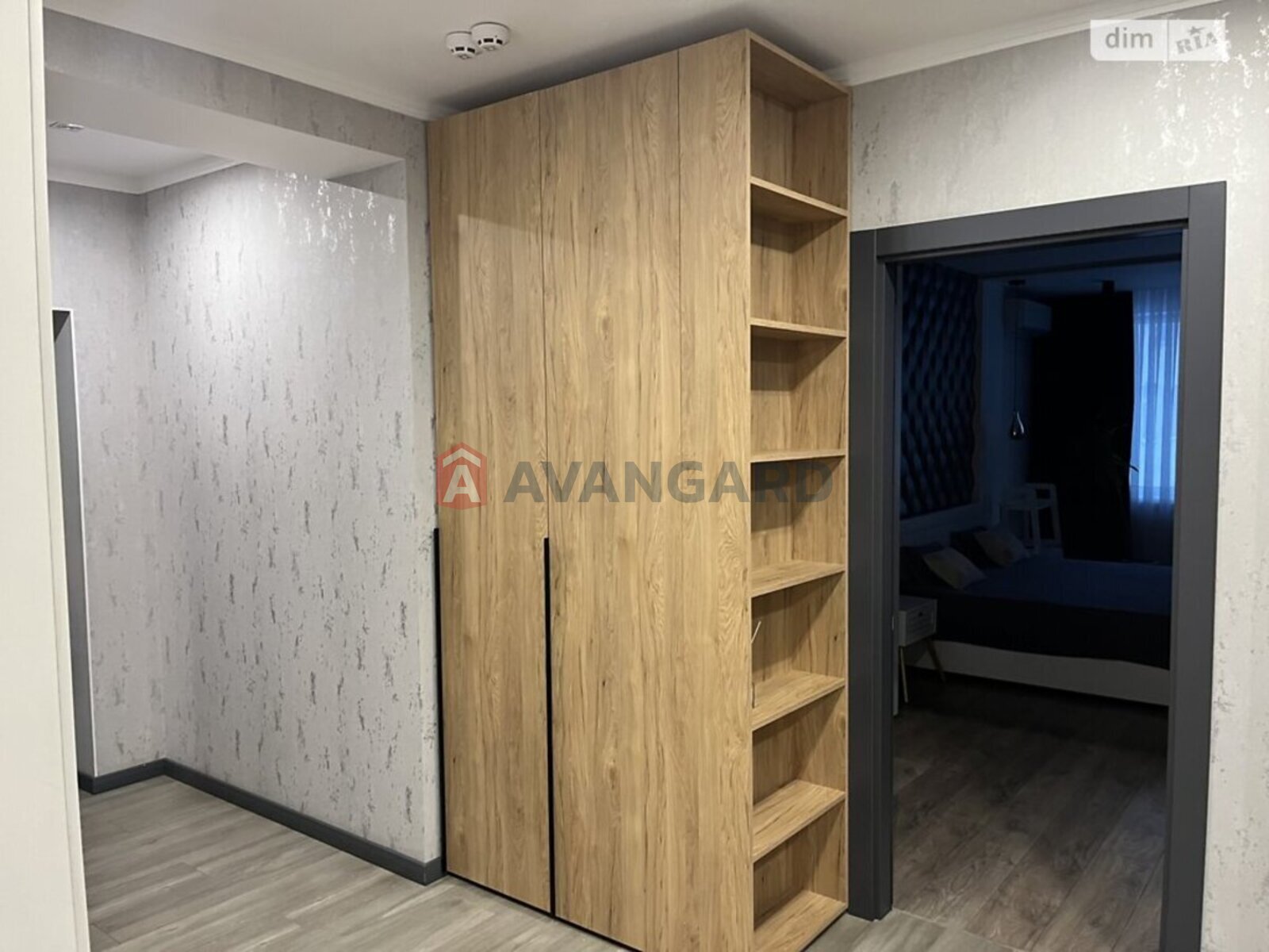 3 ��. ��������, 97/-/- ��. �., 8/10 ������ ���� 25