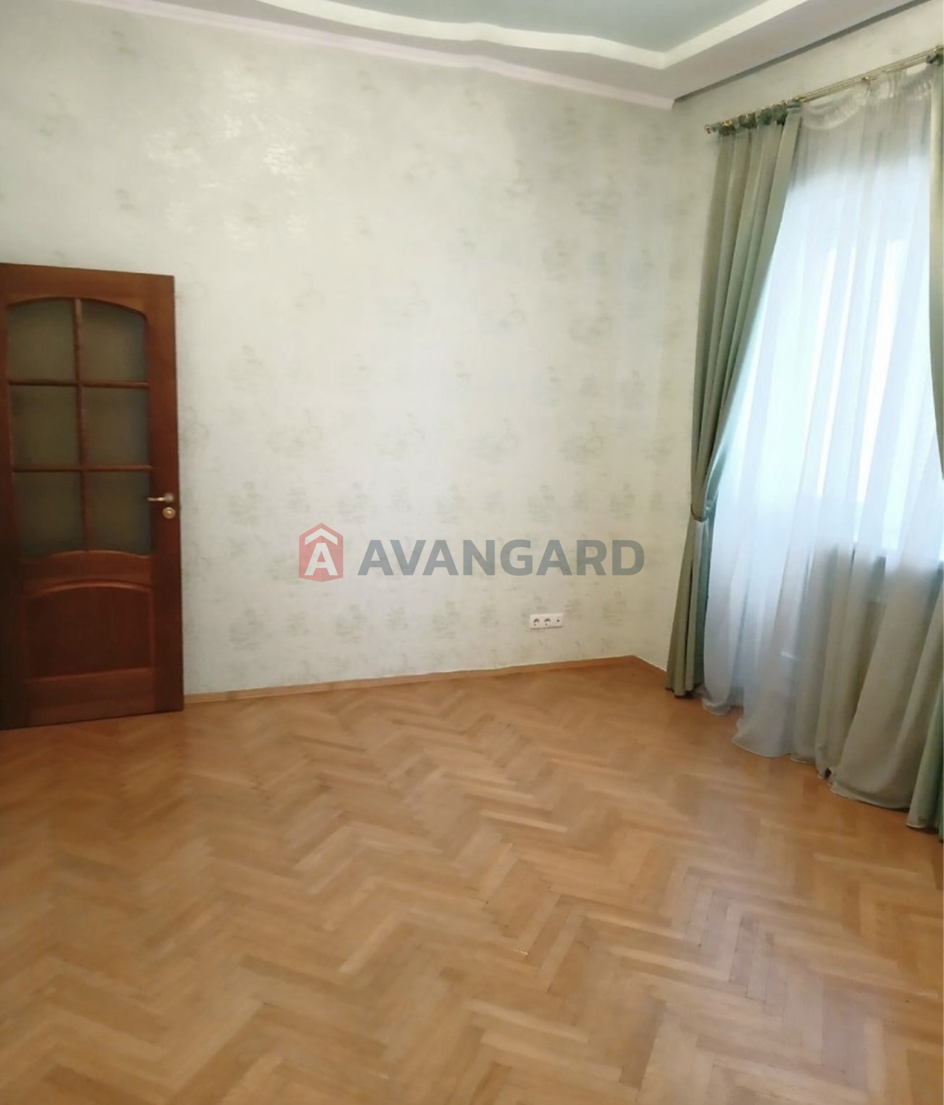 3 ����. ��������, 122/-/23 ��. �., 9/10 ���� ���� 4