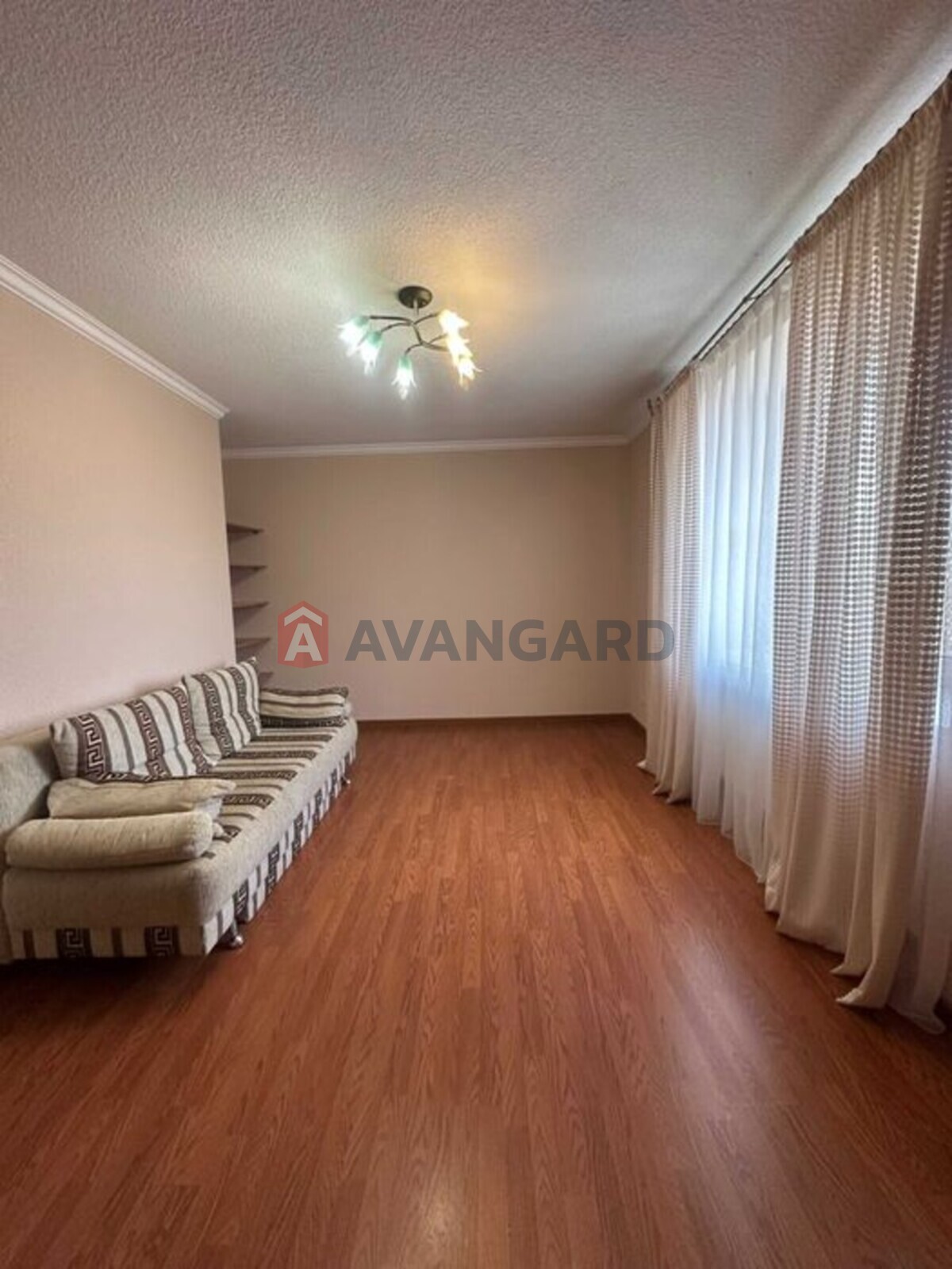 3 ��. ��������, 108/-/15 ��. �., 4/6 ������ ���� 6