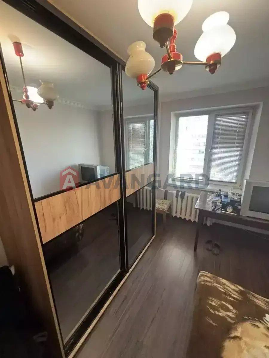 3 ��. ��������, 60/-/10 ��. �., 5/9 ������ ���� 9