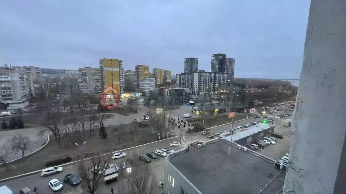 2 ����. ��������, 53/28/8 ��. �., 10/16 ���� ���� 17