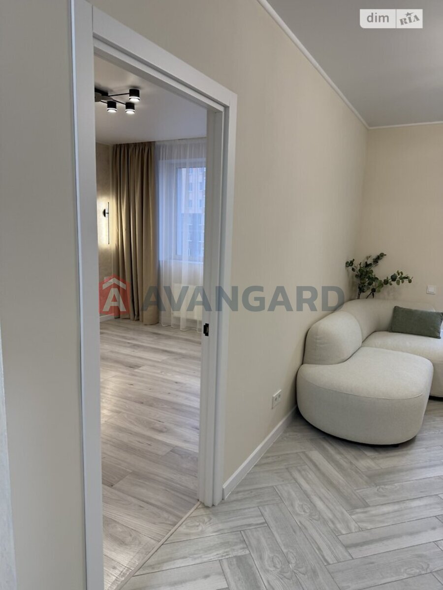 1 ����. ��������, 45/20/15 ��. �., 8/11 ���� ���� 12