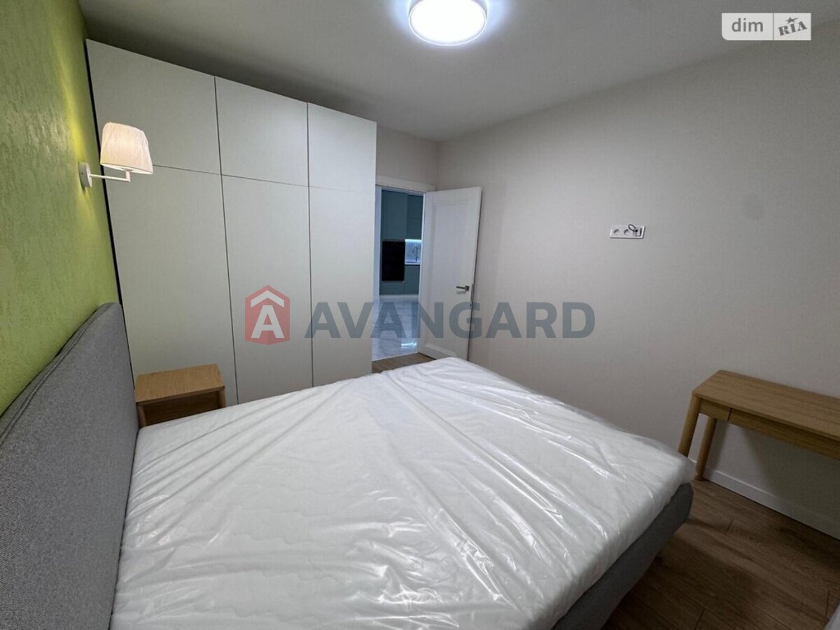 2 ��. ��������, 56/-/25 ��. �., 9/10 ������ ���� 7