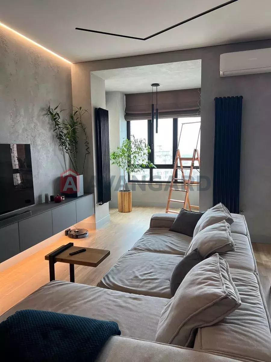 3 ��. ��������, 94/-/40 ��. �., 10/10 ������ ���� 4