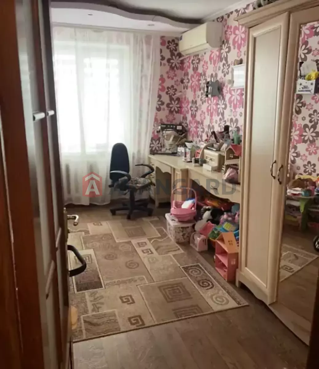 3 ����. ��������, 66/-/8 ��. �., 8/10 ���� ���� 6