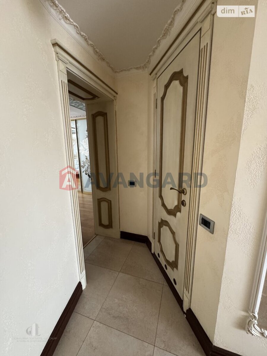 3 ��. ��������, 65/-/- ��. �., 5/5 ������ ���� 23