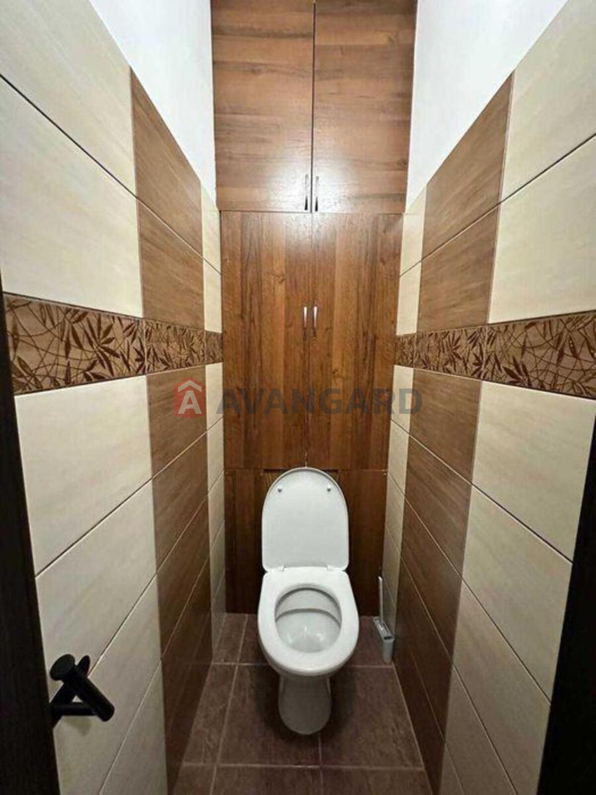 2 ��. ��������, 53/-/10 ��. �., 2/18 ������ ���� 8