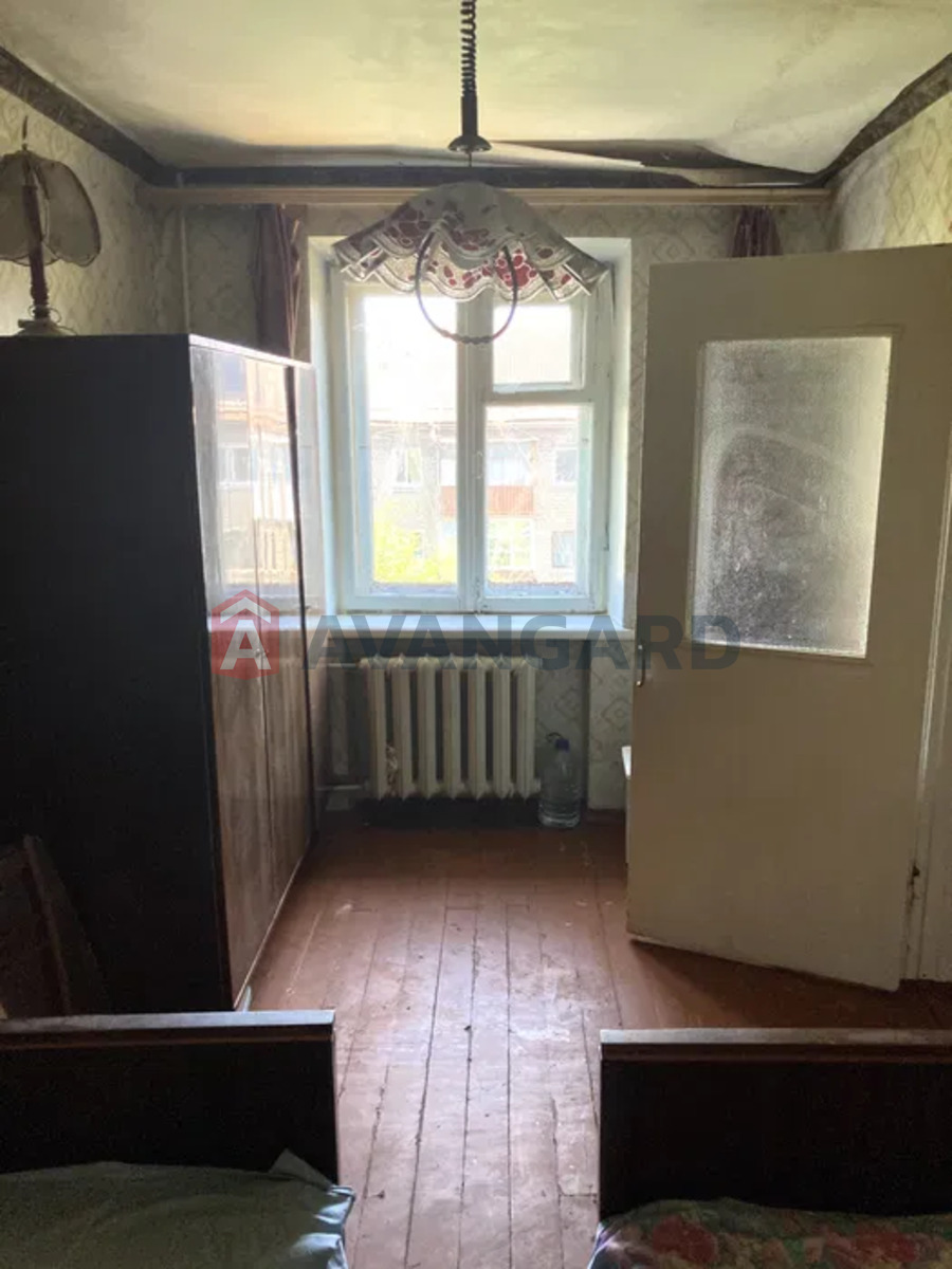 3 ��. ��������, 57/-/4 ��. �., 5/5 ������ ���� 8