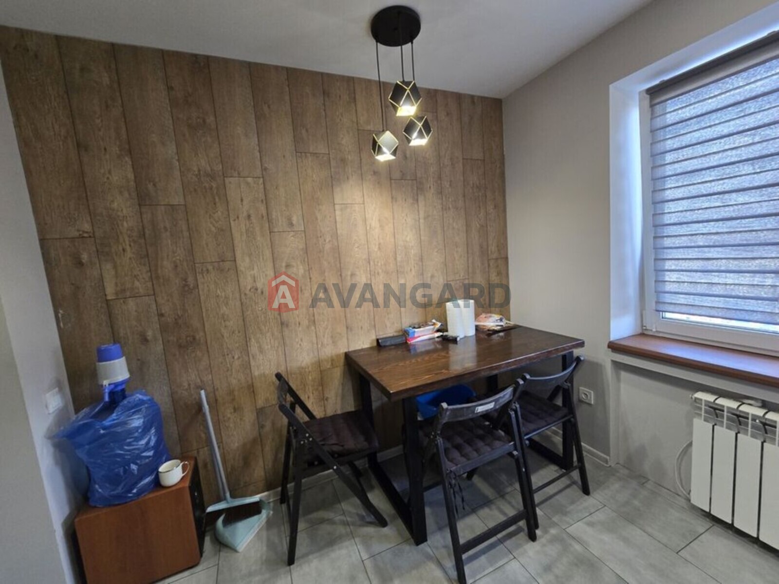 2 ��. ��������, 50/-/8 ��. �., 8/9 ������ ���� 12