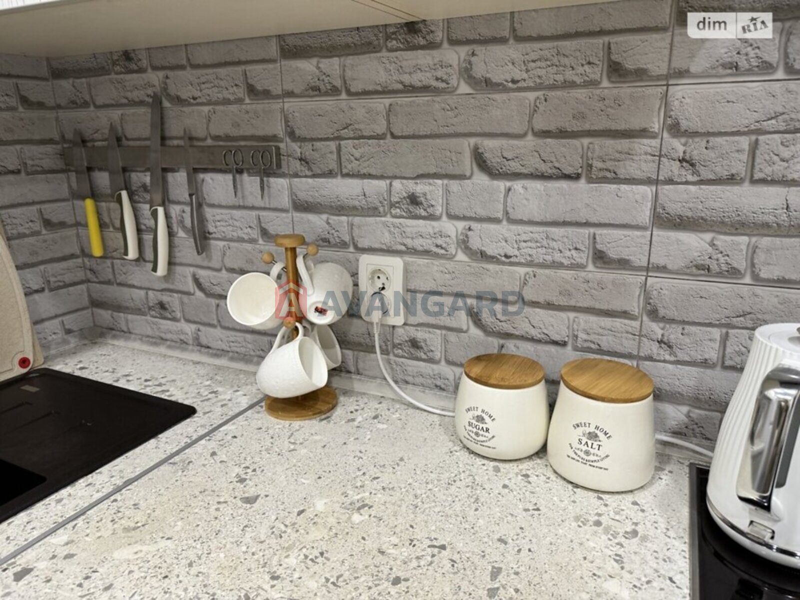 1 ��. ��������, 49/20/8 ��. �., 13/13 ������ ���� 3