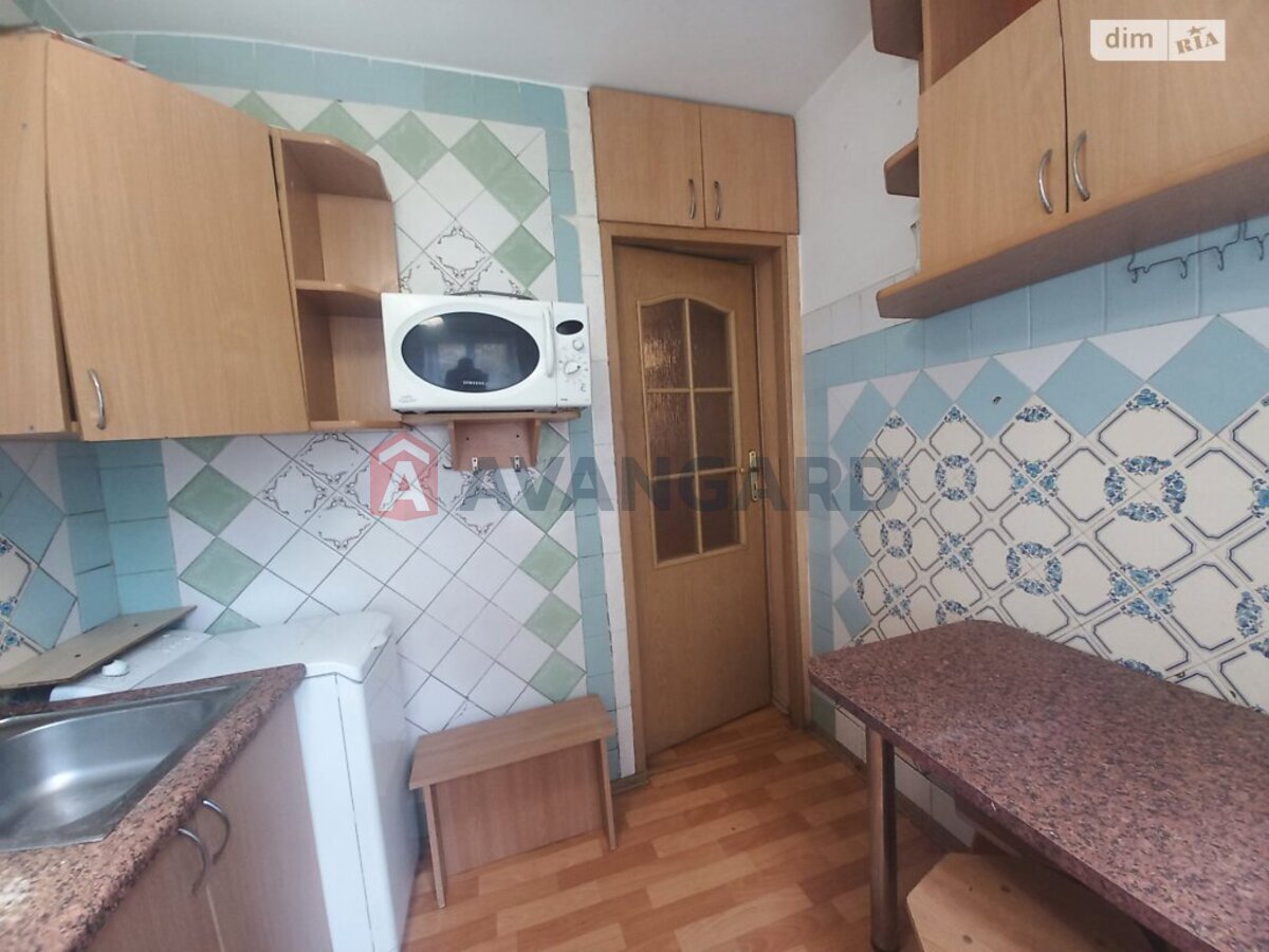 4 ��. ��������, 60/43/5 ��. �., 2/5 ������ ���� 7