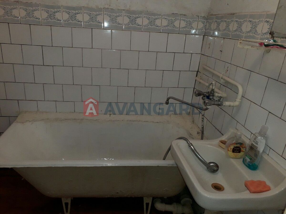 4 . , 82/51/8 . ., 8/9   10