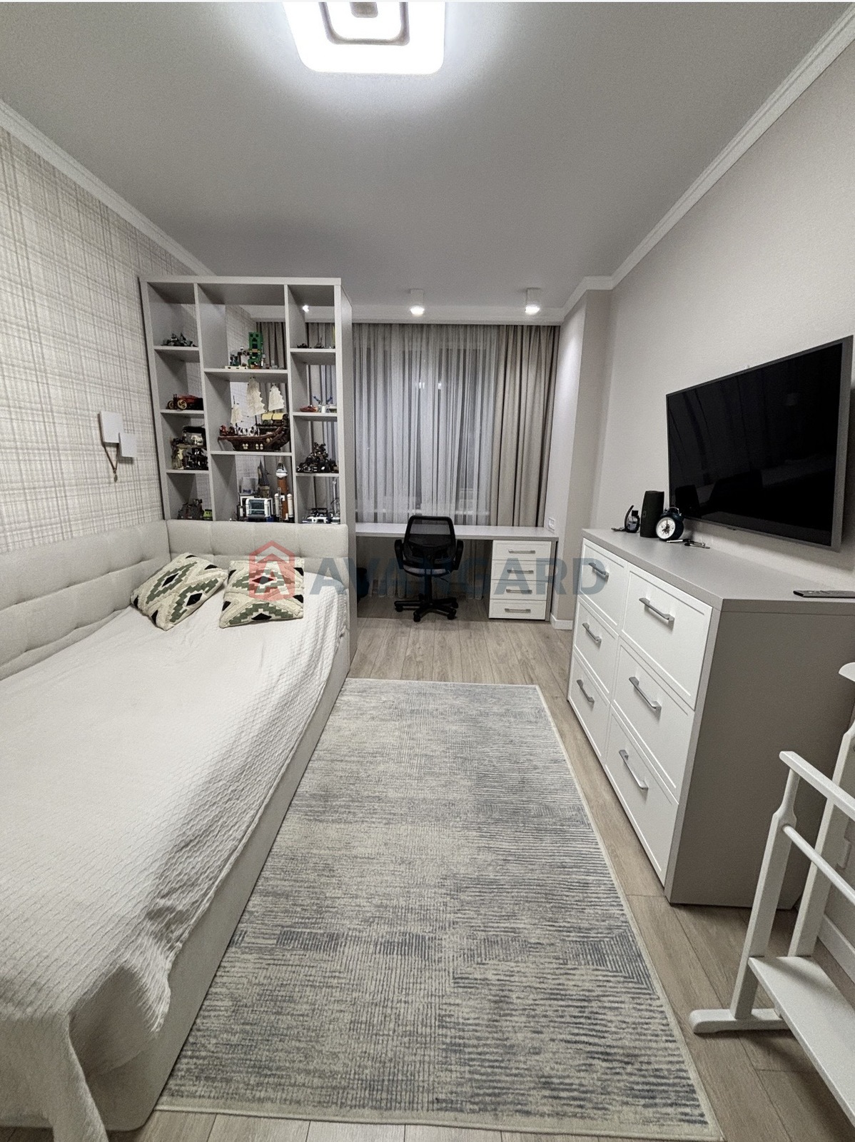 2 ��. ��������, 68/37/26 ��. �., 3/10 ������ ���� 15