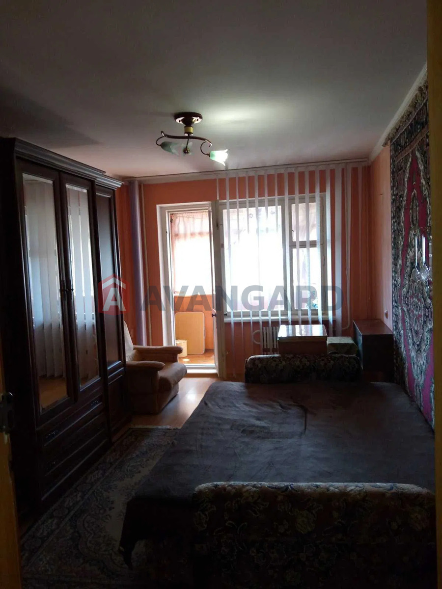 3 . , 69/-/8 . ., 8/9   10